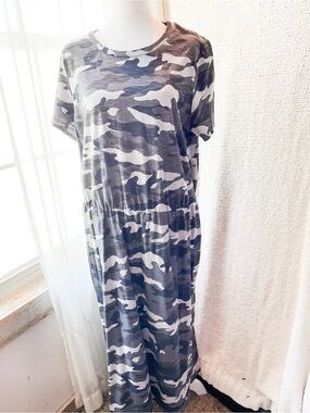 Old Navy Gray Camo Maxi Dress